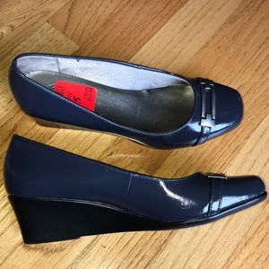 LifeStride Navy Wedges, size 7 1/2